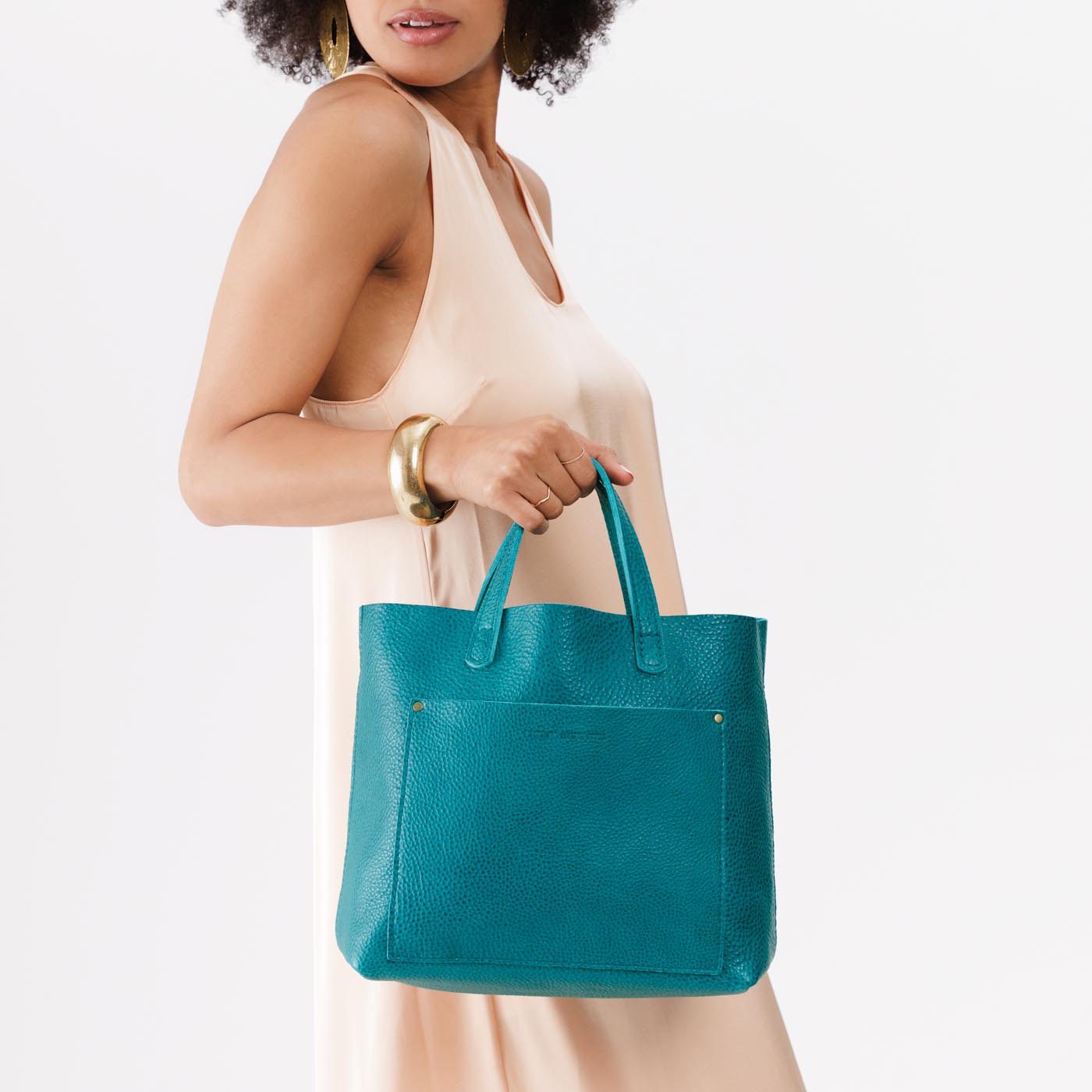 Aquarius | Midsize crossbody tote with handles and a pocket