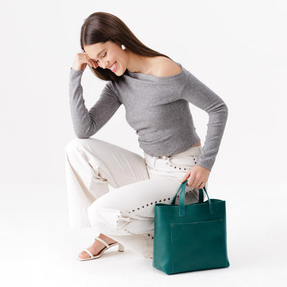 Caribbean | Midsize crossbody tote with handles and a pocket