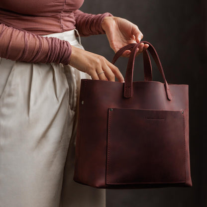 Merlot | Midsize crossbody tote with handles and a pocket
