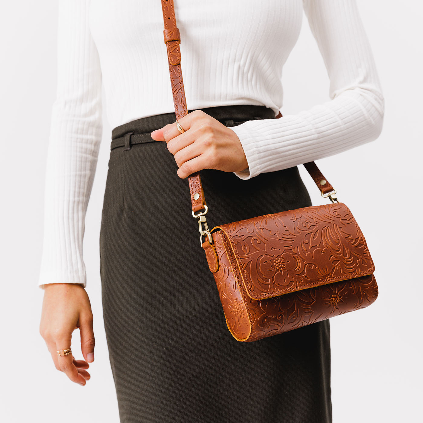 Meadow*Mini | Small Leather Crossbody Bag with Magnetic Messenger Bag Closure