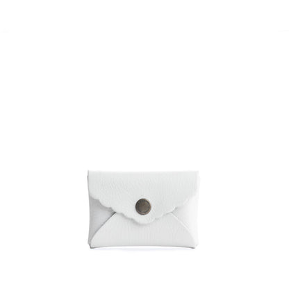 Pearl | Small leather wallet with scalloped edge