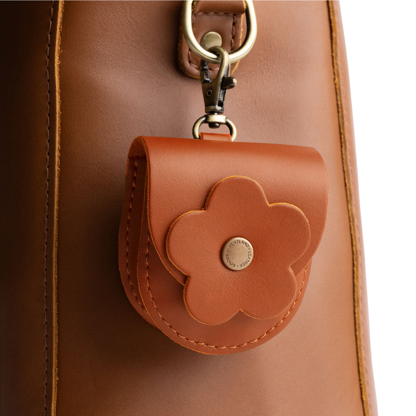 Honey | U shaped pouch with leather flower applique