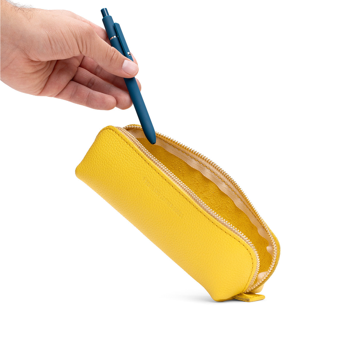 Canary | Leather pouch with curved seams and top zipper