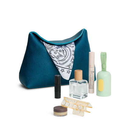 Planetary | Leather pouch with a folded magnetic closure