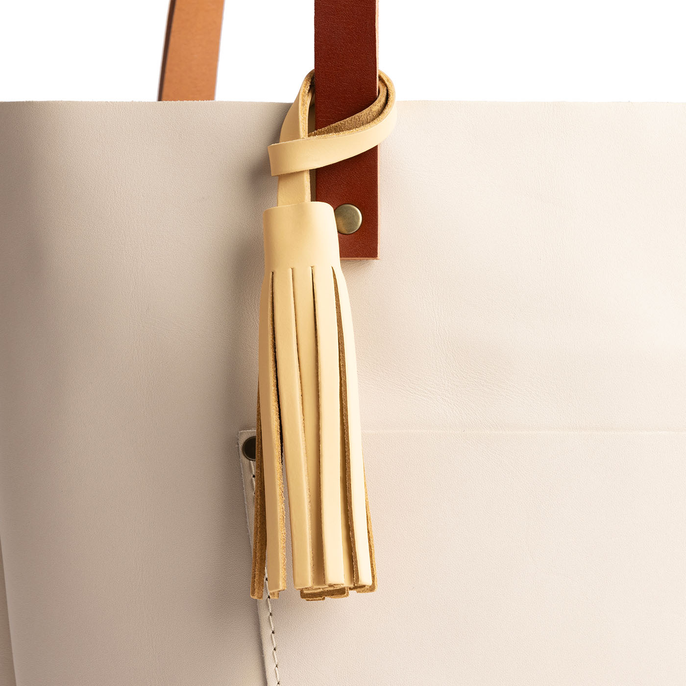 Vanilla*Large | Fringed leather tassel with leather loop